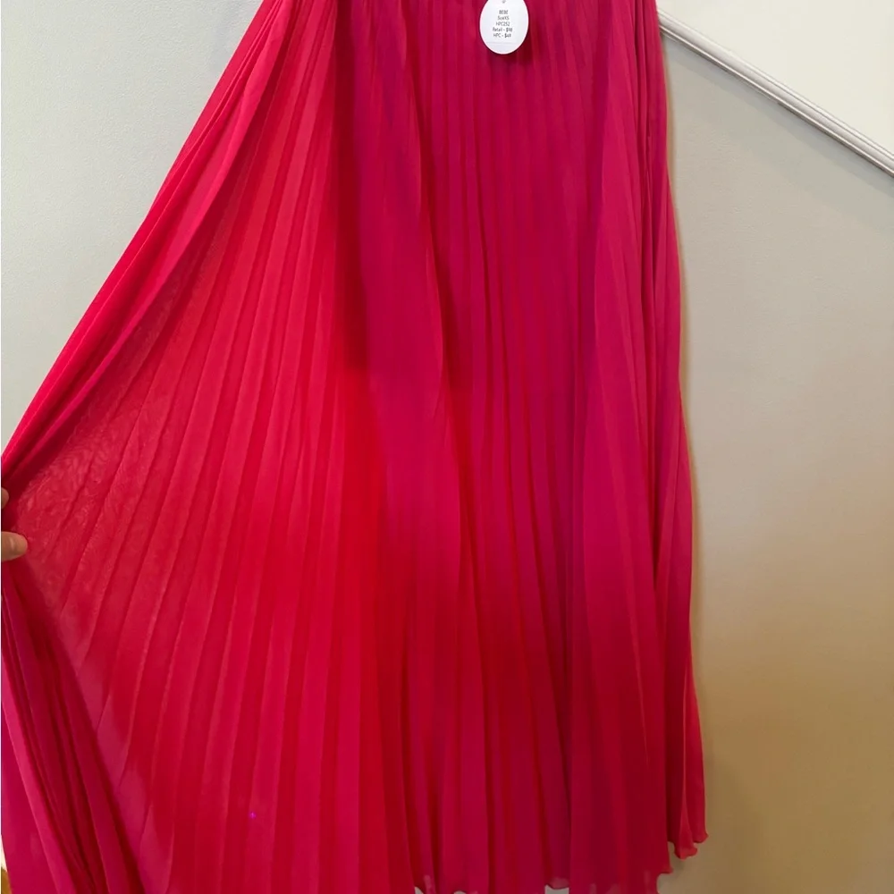 BEBE Vibrant Pink Pleated Skirt - Picture 3 of 3